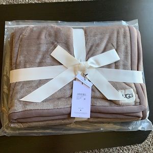 UGG Duffield ll Throw Blanket NEW